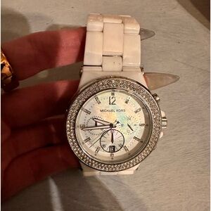 Michael Kors Mother of Pearl face white Watch Rhinestones - GREAT CONDITION